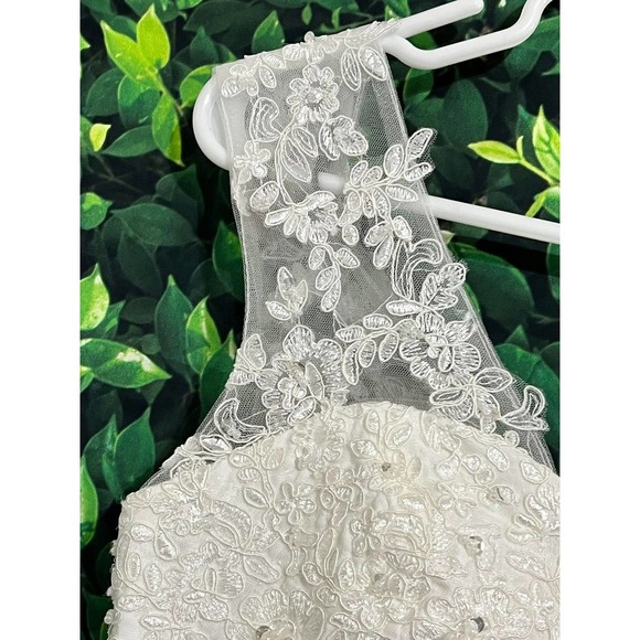 JAEDEN White Lace A-Line Wedding Gown - Size 4 - Picture 9 of 12